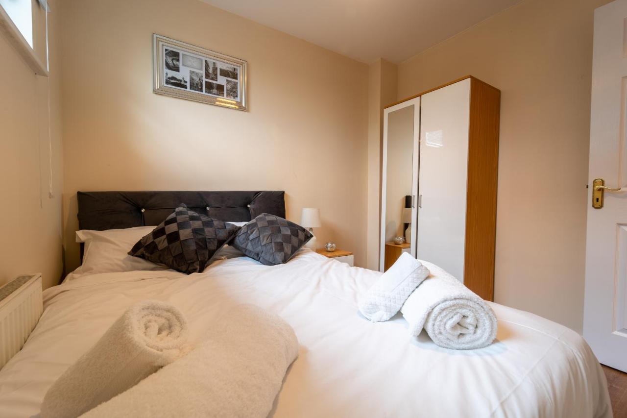 Luxury 2 Bed Apartment - Near Heathrow, Legoland, Windsor Slough Luaran gambar
