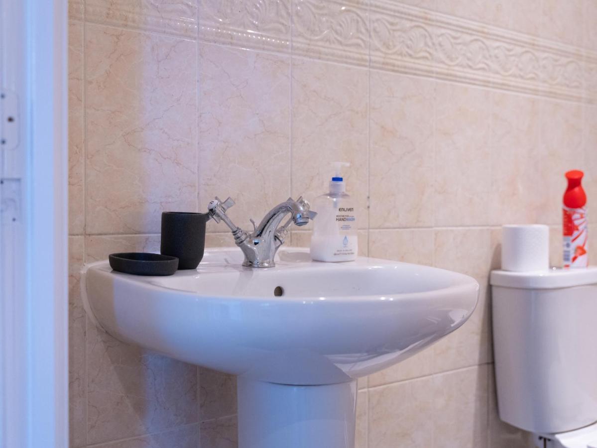 Luxury 2 Bed Apartment - Near Heathrow, Legoland, Windsor Slough Luaran gambar